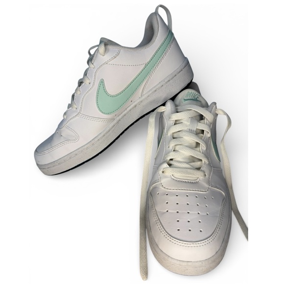 Nike Shoes - Nike White Court Sneakers Mint Green Swoosh Lace Up Casual Shoes 7Y/8.5Women
